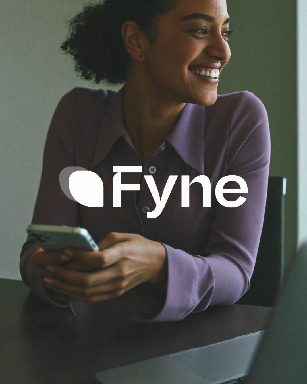 Markenbild für Fyne — Person mit dem Fyne-Logo